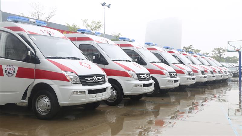 風(fēng)雨無阻獻(xiàn)愛心，僑心服務(wù)不停歇